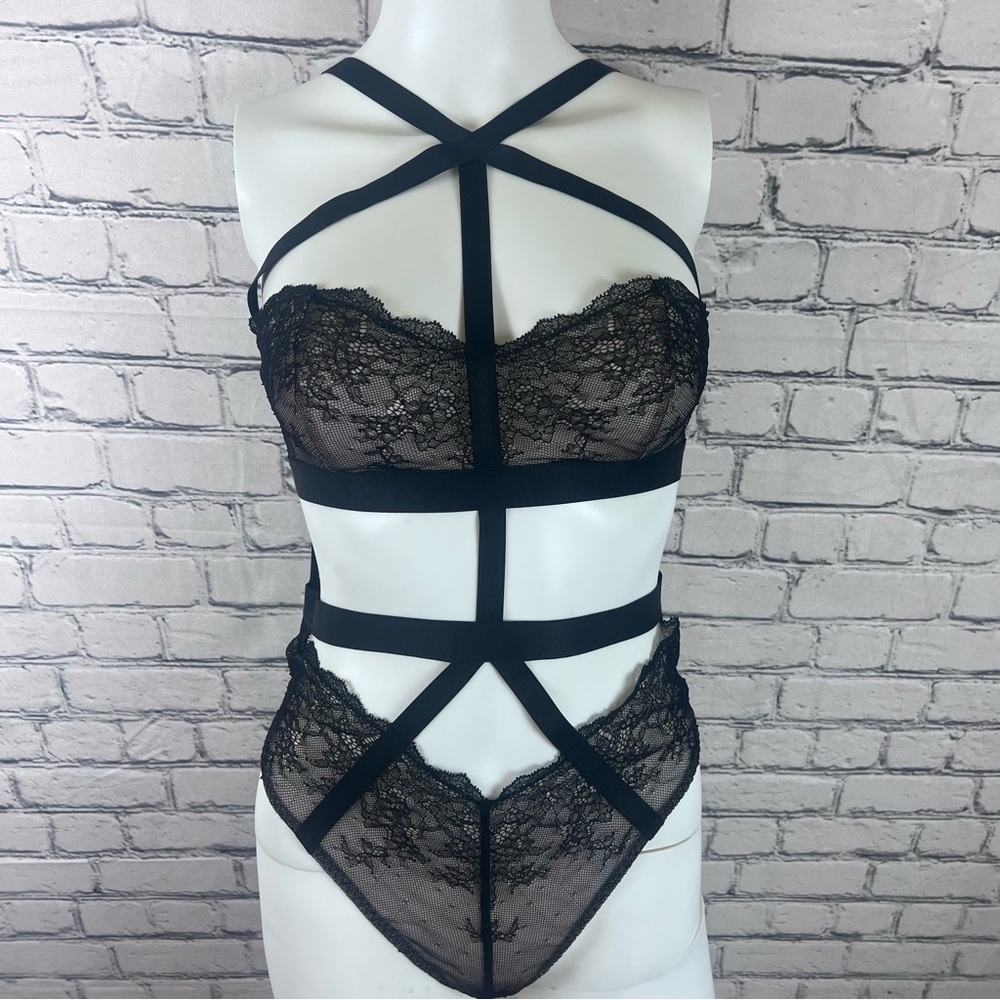 NWT Victoria’s Secret Lace Lingerie bodysuit - Picture 9 of 13